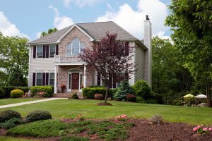 High-end landscaping Front Lawn Landscaping 
