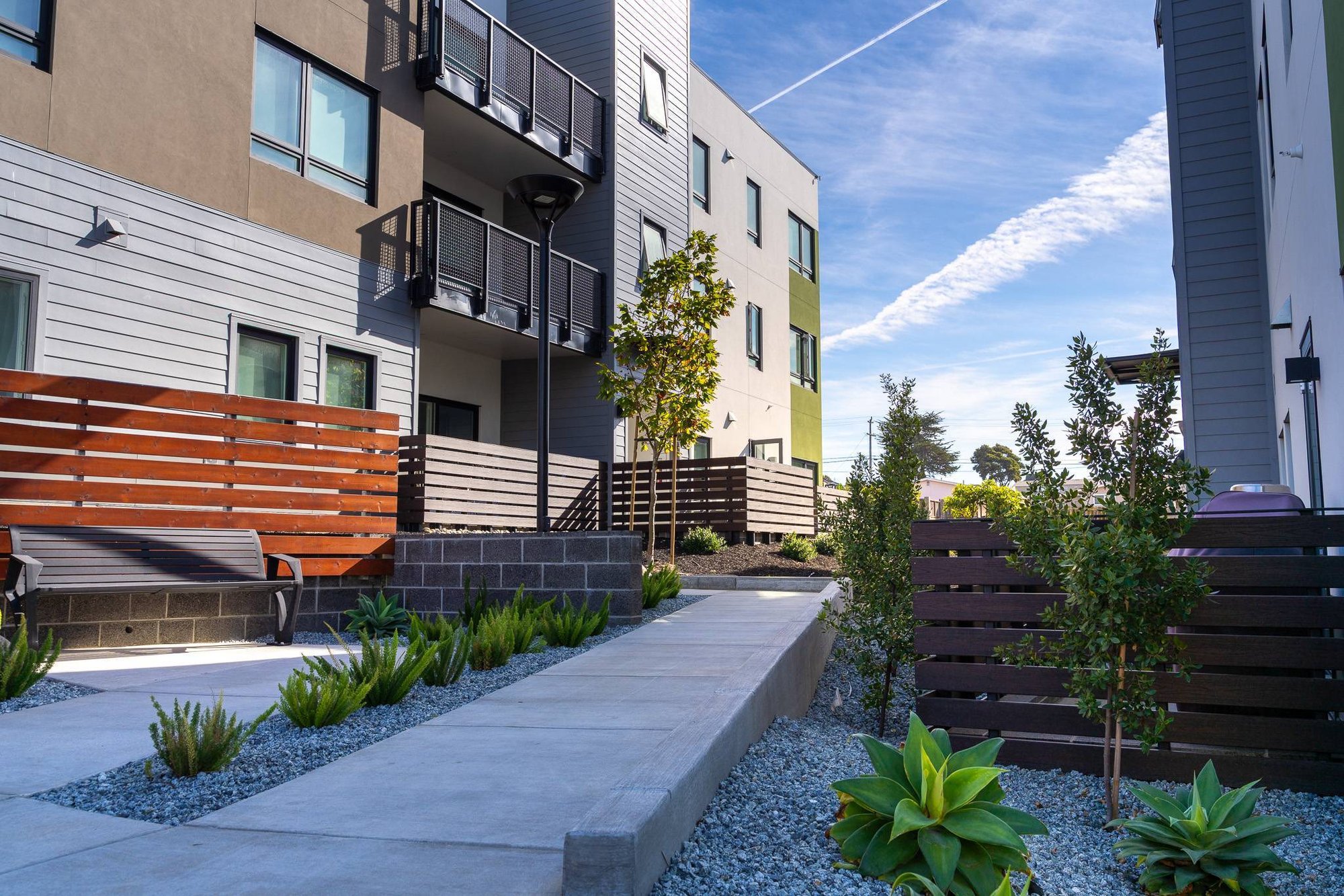 Professionally maintained HOA common area landscaping by K&D Landscaping