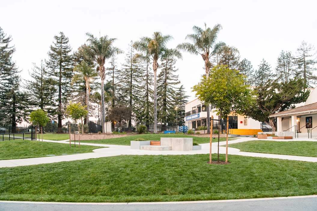 Professionally maintained landscape beds at a school or institutional property by K&D Landscaping Professionally maintained landscape beds at a school or institutional property by K&D Landscaping
